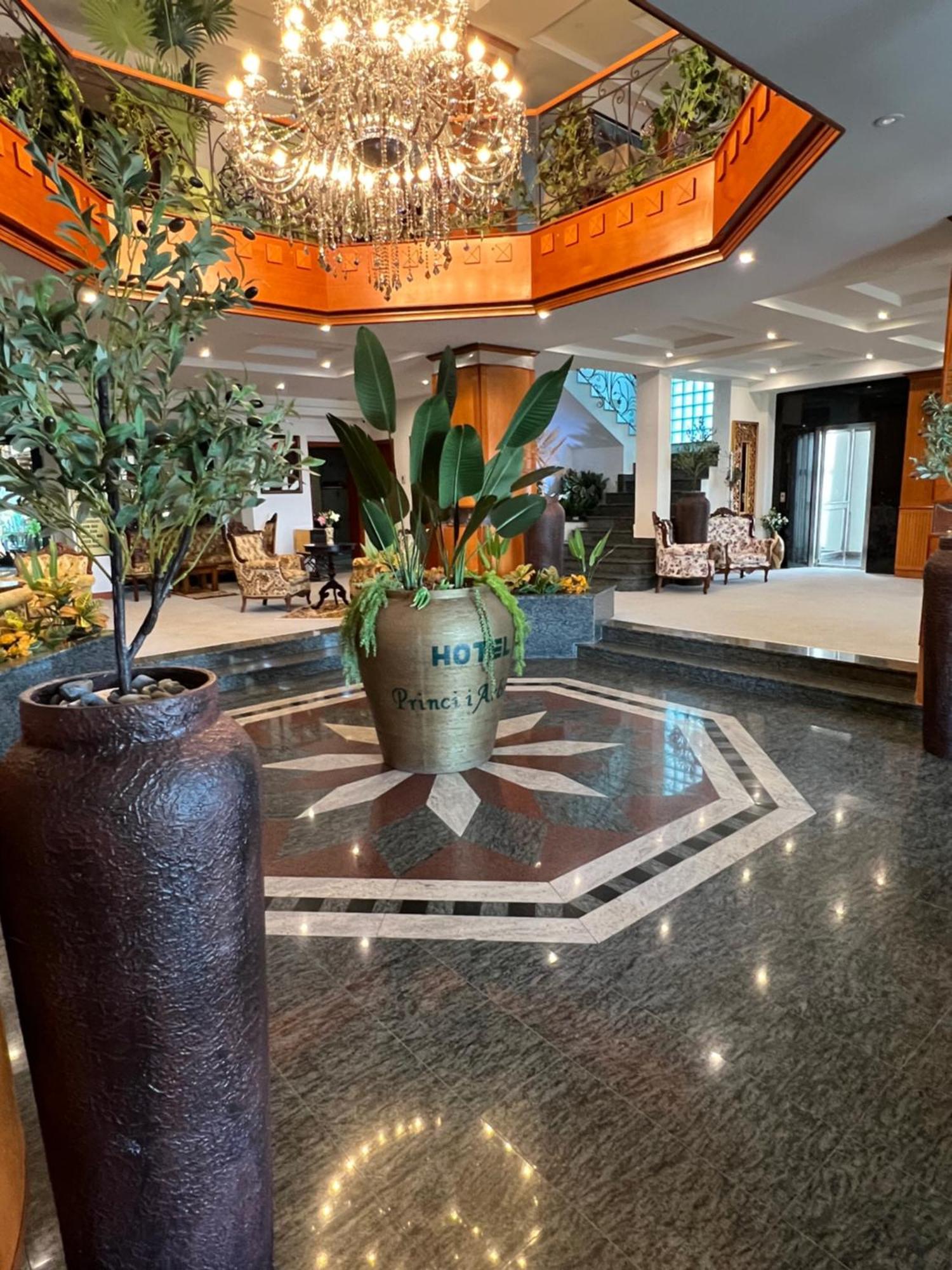 Hotel Princi I Arberit Пристина Екстериор снимка