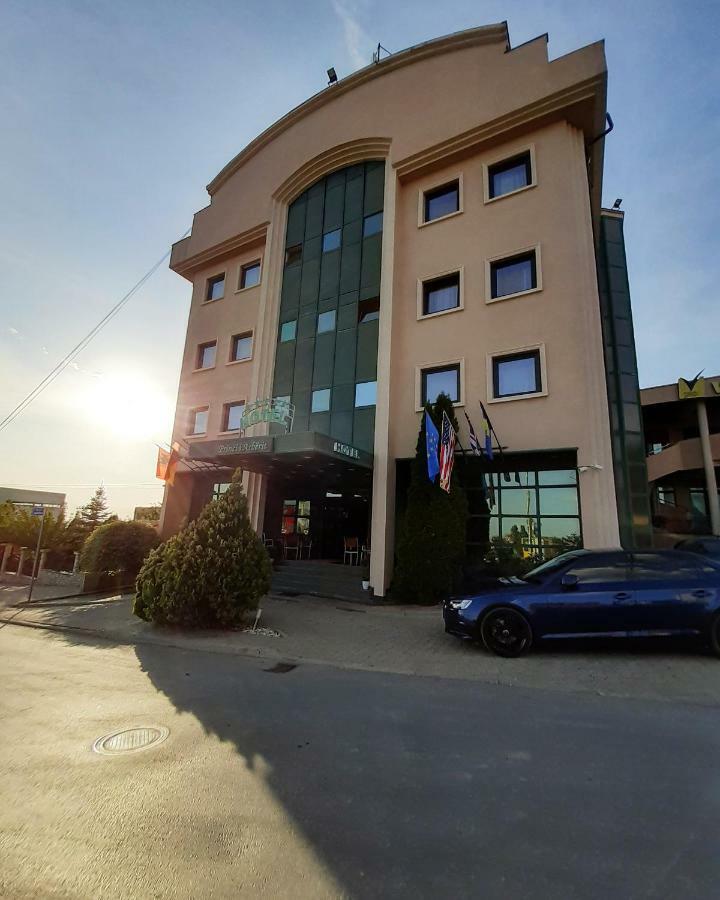 Hotel Princi I Arberit Пристина Екстериор снимка